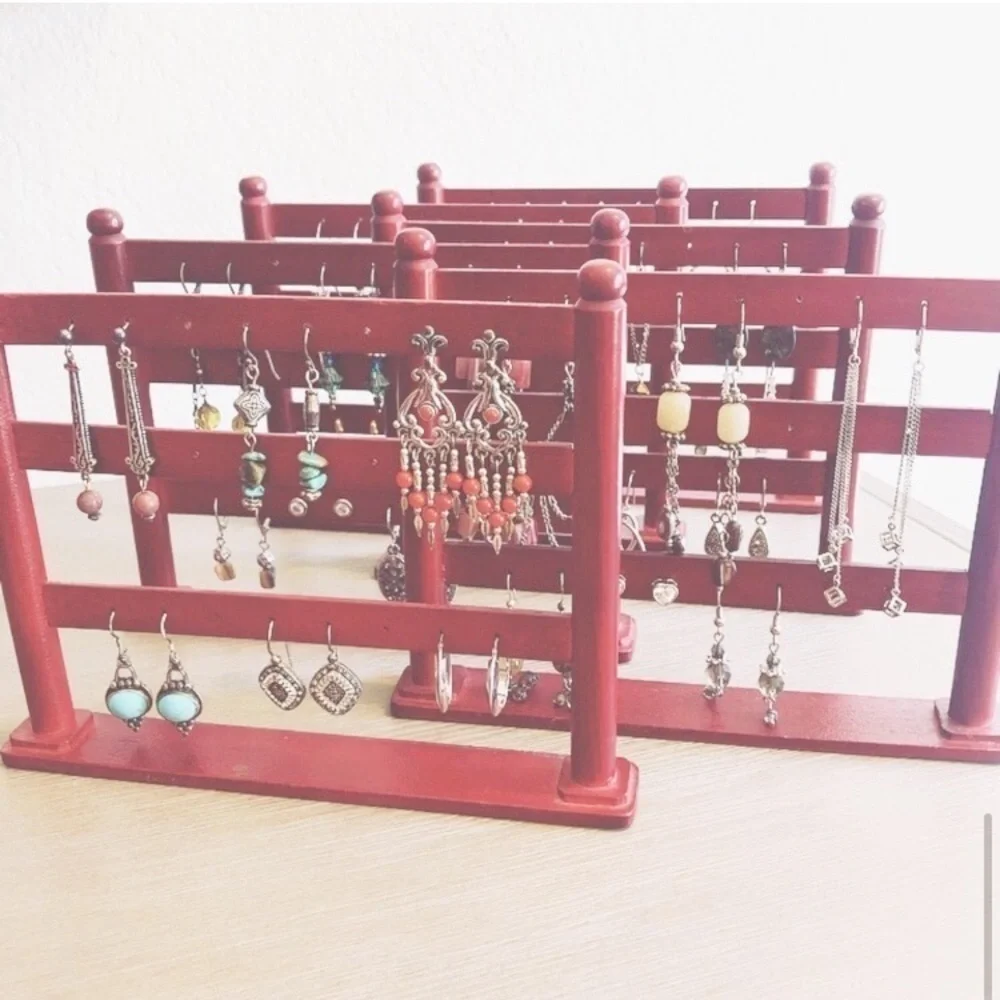 Set of 6 pairs of earrings / accent jewelry